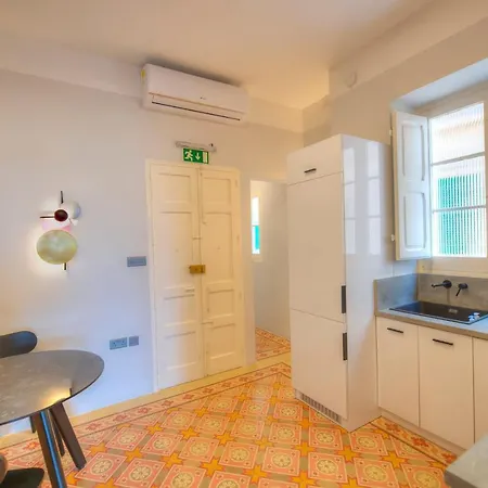 Beautiful One Bedroom Seafront Vpal1-1 Floriana