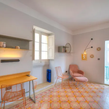 Beautiful One Bedroom Seafront Vpal1-1 *