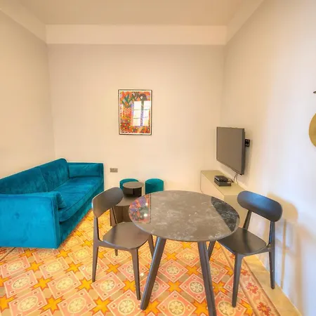 Beautiful One Bedroom Seafront Vpal1-1 *