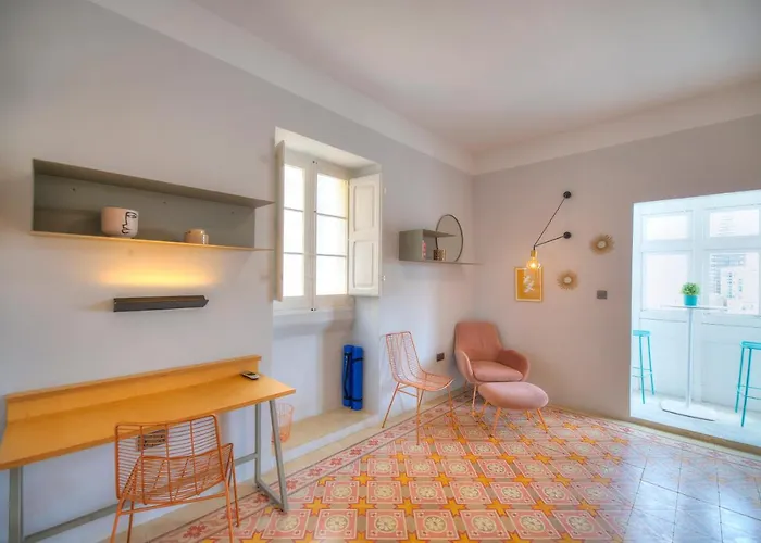 Beautiful One Bedroom Seafront Vpal1-1 *