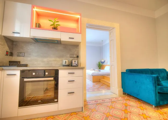 Beautiful One Bedroom Seafront Vpal1-1