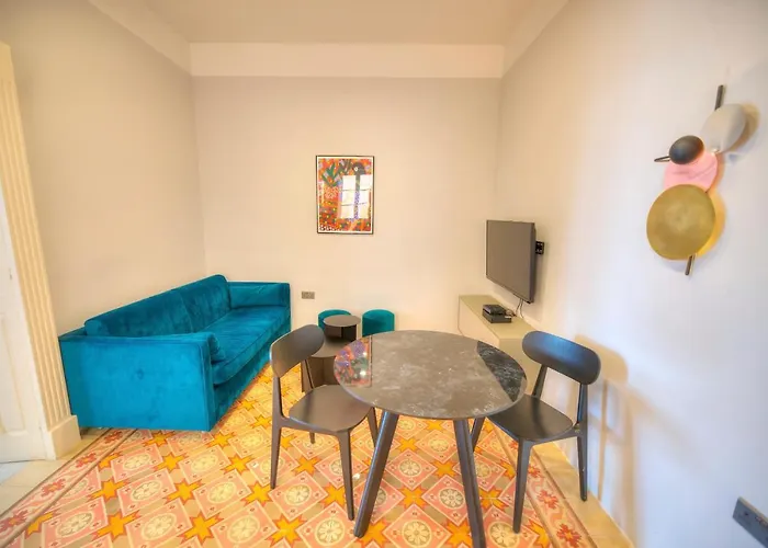 Beautiful One Bedroom Seafront Vpal1-1 *