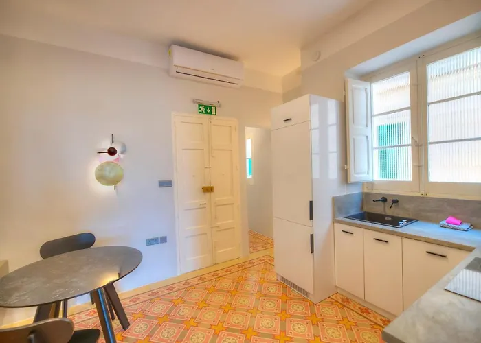 Beautiful One Bedroom Seafront Vpal1-1 Il-Furjana